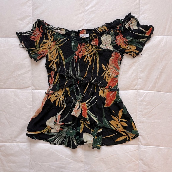 Exotic Off-The-Shoulder Top - Picture 1 of 2